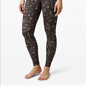 Lululemon Wunder Under 28”